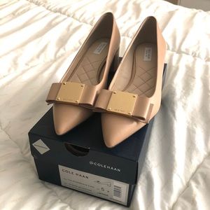 Nude Cole Haan Tali Modern Bow Pump (45mm) Size 5